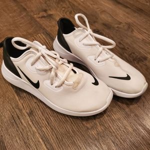 Boys Nike Sneakers Size 2Y